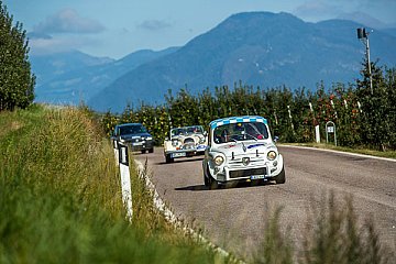 Kultklassiker und Alltagshelden: ADAC Oldtimer-Wanderung in Südtirol
