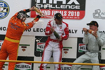 Siegerehrung der DD2 Masters mit Gewinner Scott Cmapbell aus Kanada