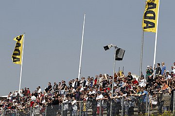 15.000 Fans genossen traumhaften Motorsport bei traumhaftem Wetter