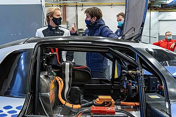 Romain Dumas und Nico Rosberg - Foto: VW