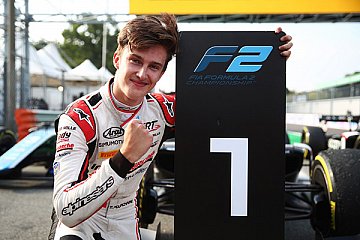 Théo Pourchaire gewinnt Rennen 1 in Monza