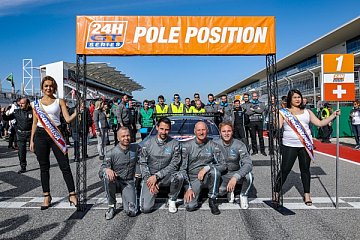 R-Motorsport mit zwei Aston Martin Vantage V12 GT3 bei den 12h Bathurst
