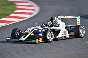 Zendeli Schnellster in beiden Qualifyings