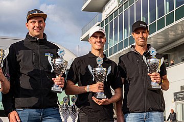 Podium für Kevin Rembert, Niclas Wiedmann und Dirk Biermann - Foto: BOTSCHAFT.digital
