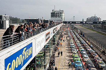 Ein echter Eifelkrimi: Hochspannung bei der Premiere der 12h Nürburgring