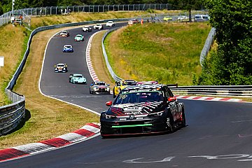 Ein Meilenstein: Erster NLS-Tagessieg mit nachhaltigem Treibstoff