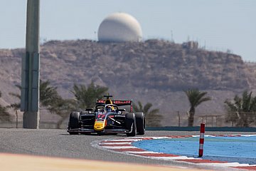 Vorbereitung in der Wüste: Tim Tramnitz testet in Bahrain