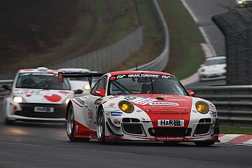 Heißes Rennen - Kalte Eifel für Frikadelli