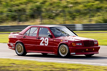 Bis heute im original-Design unterwegs: Mercedes 190 E 2.3-16V „Baby-Benz“ von 1986 - Foto: ADAC