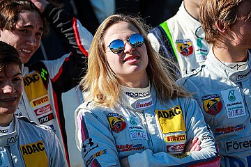 Eine der Hauptdarstellerinnen der neuen Folgen auf KiKA ist Sophia Flörsch - Foto: ADAC