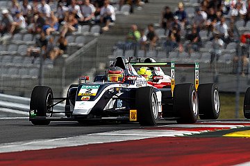 Jannes Fittje in Österreicher unfreiwillig ausgebremst
