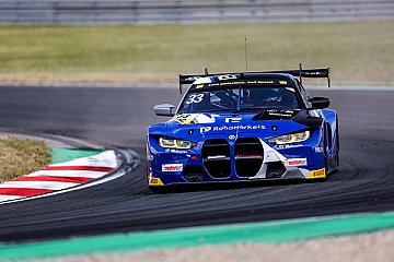 René Rast sorgte als zweitschnellster Fahrer für einen perfekten Start von Schubert Motorsport - Foto: ADAC
