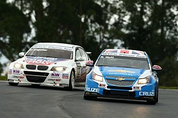 Chevrolet Cruze mit Doppel-Pole