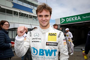 Freude beim Tiroler Lucas über die Bestzeit für Mercedes-AMG Motorsport BWT