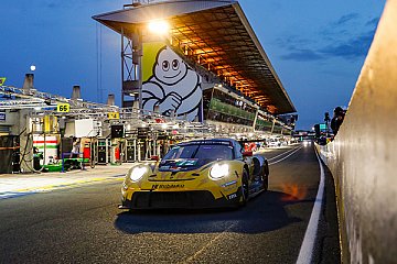 Porsche Kundenteams fahren in Le Mans in beiden GT-Klassen auf die Pole