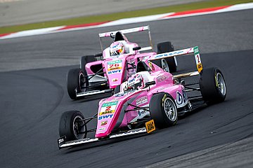 Rookie-Sieg für BWT Mücke Motorsport am Nürburgring