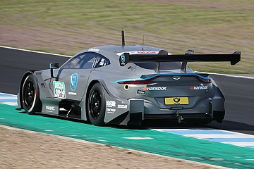 Der neue Aston Martin Vantage DTM absolvierte beim Roll-Out problemlos die ersten Testkilometer - Foto R-Motorsport