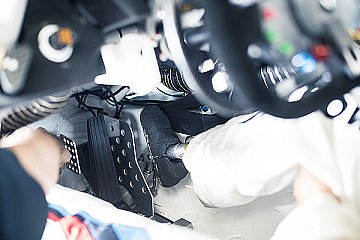 Zanardis Protese wird fest mit dem Bremsstift verbunden. - Foto: BMW