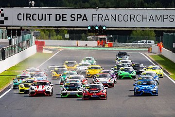 Giuseppe Fico und Tomasz Magdziarz feiern am Samstag