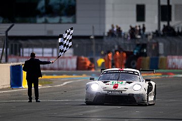 Porsche in Le Mans auf dem Siegerpodest