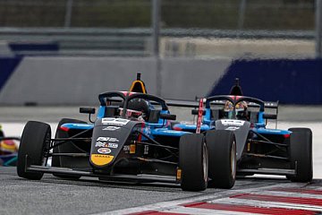 Elia Weiss siegt in Rennen 2 der F4 CEZ