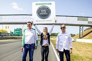 Andrea Kaiser übernahm in Oschersleben eine besondere Aufgabe - Foto: ADAC