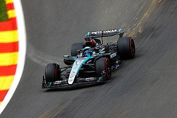 Mercedes gewinnt in Belgien