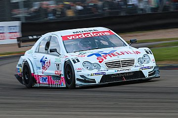 Sorgt für Spektakel in der Börde: DTM-AMG C-Klasse mit Stefan Mücke am Steuer - Foto: ADAC