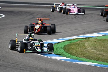 Keine Verschnaufpause: Formel 4 gibt auf dem Lausitzring Gas