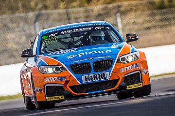 Team Adrenalin Motorsport fährt V5 Klassensieg ein