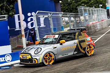 MINI Electric Pacesetter inspired by JCW. Safety Car - Foto: BMW