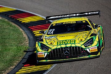 Lucas Auer bestreitet diese Saison im berühmten Mamba-Design - Foto: ADAC