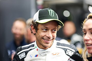 Valentino Rossi startet bei WRT mit BMW - Foto: BMW
