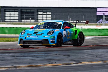 Ermutigender Saisonauftakt für Egor Litvinenko im GT3-Cup-Auto