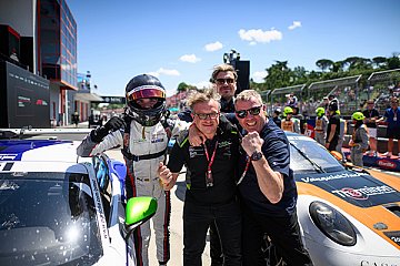 Proton Huber Competition triumphiert im Porsche Mobil 1 Supercup