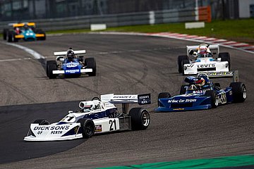 Formel-Faszination gab es beim Oldtimer-Grand-Prix etwa mit der britischen HSCC Formula 2 (im Bild), aber auch mit frühen Formel-1-Fahrzeugen, Nachwuchsformeln und einem Demolauf der Formel- und Rennsport-Legenden - Foto: Gruppe C / OGP