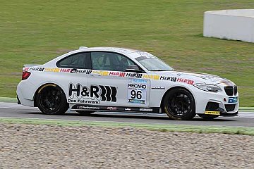 Michael Schrey startete mit einem BMW M235i Racing Cup auch im DMV GTC (Foto: Farid Wagner/Roger Frauenrath)