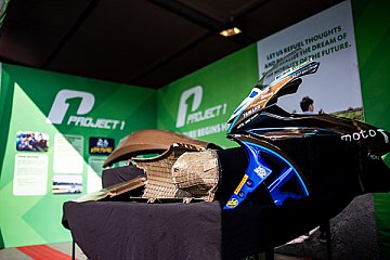 Project 1 präsentiert Schutzbleche und Verkleidungsteile, die aus der Naturfaser Flachs bestehen - Foto: ADAC