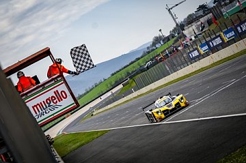 Race 2: Dirickx verpasst Sieg knapp – Micouris souverän