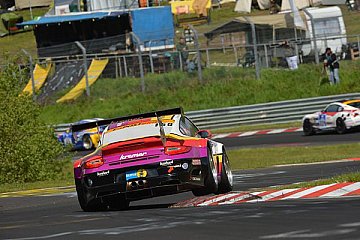Kremer Racing schenkt sich Klassensieg zum Jubiläum
