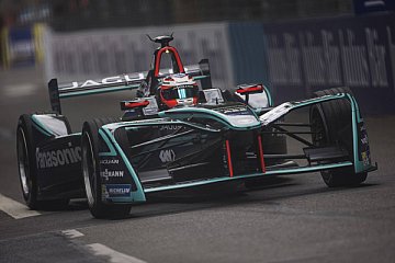 Mitch Evans im Jaguar I-TYPE 2 - Foto: Jaguar