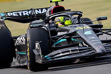 Doppelführung für Mercedes am Freitag