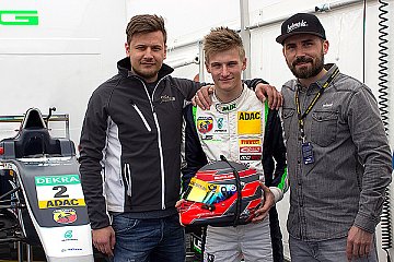 helmade unterstützt ADAC Formel 4 Pilot Jannes Fittje