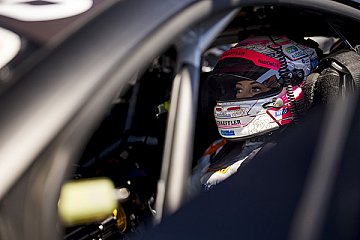 Carrie Schreiner im Cockpit des GT3-Audi - Foto: Gruppe C