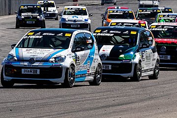 Premiere für Tourenwagen Junior Cup auf der Ardennen-Achterbahn