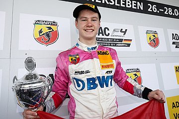 Podest für BWT Mücke Motorsport beim Formel-4-Saisonauftakt