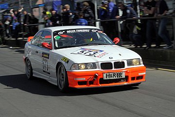Back on track – der Familien-BMW ist zurück in der VLN