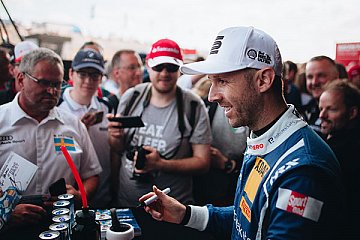 Beim Comeback der DTM in Oschersleben erlebte Schubert Motorsport einen Besucheransturm - Foto: ADAC