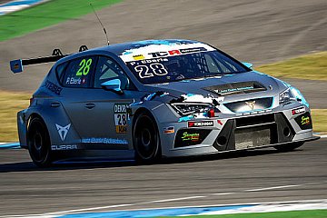 Cupra-Gaststarter Eberle im ersten Training vorne