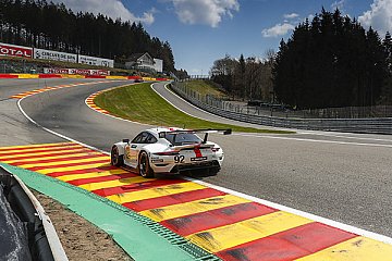 Porsche 911 RSR mit neuem Qualifyingrekord auf Pole-Position
